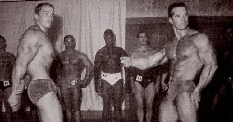 Arnold Schwarzenegger y Chet Yorton OCB